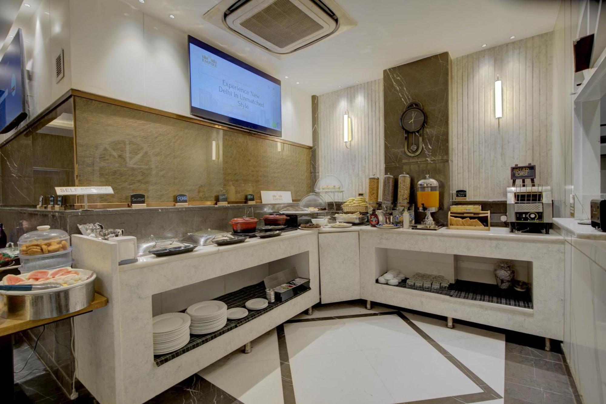 Empire Suites, New Delhi Exterior photo