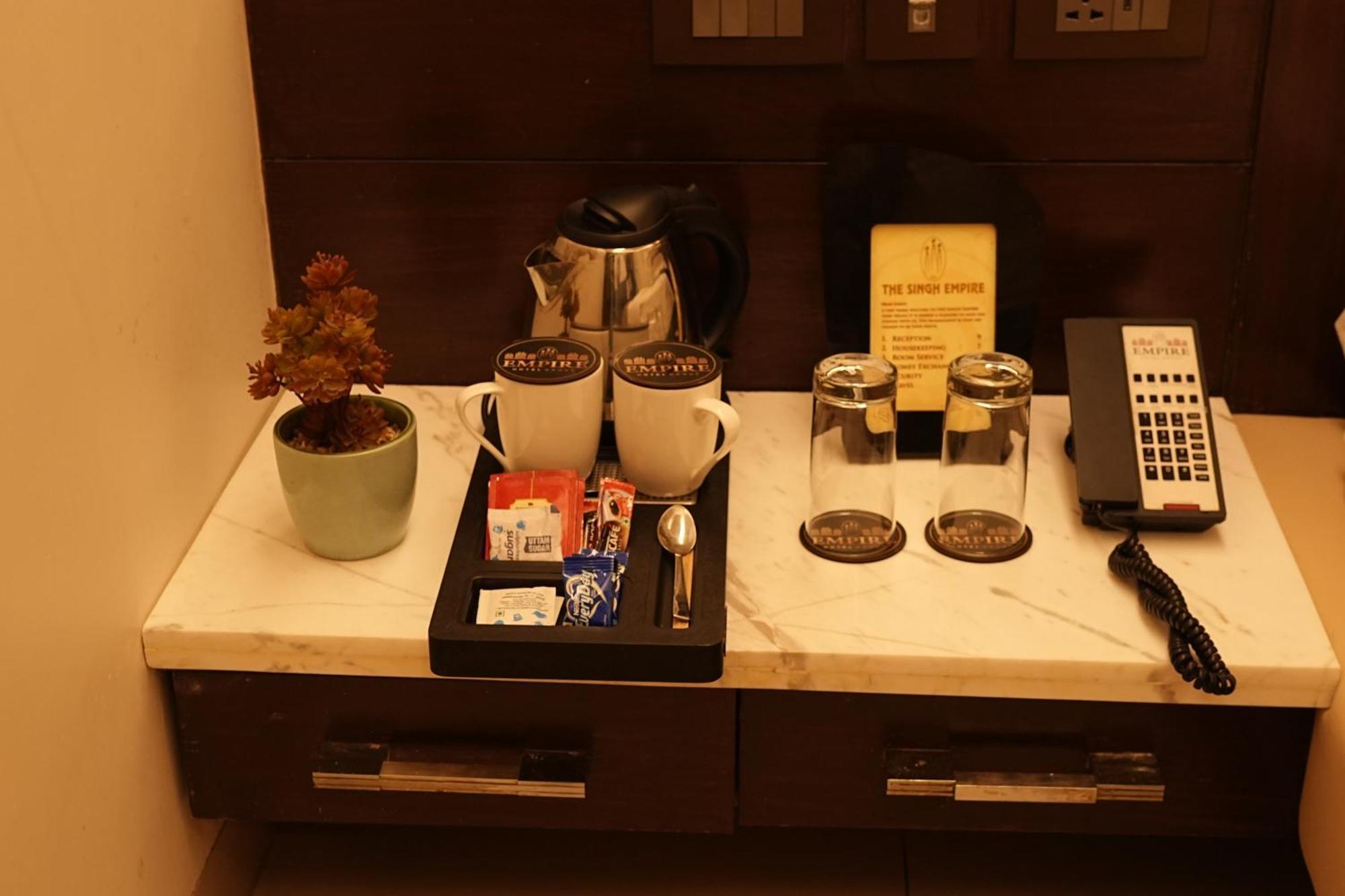 Empire Suites, New Delhi Exterior photo