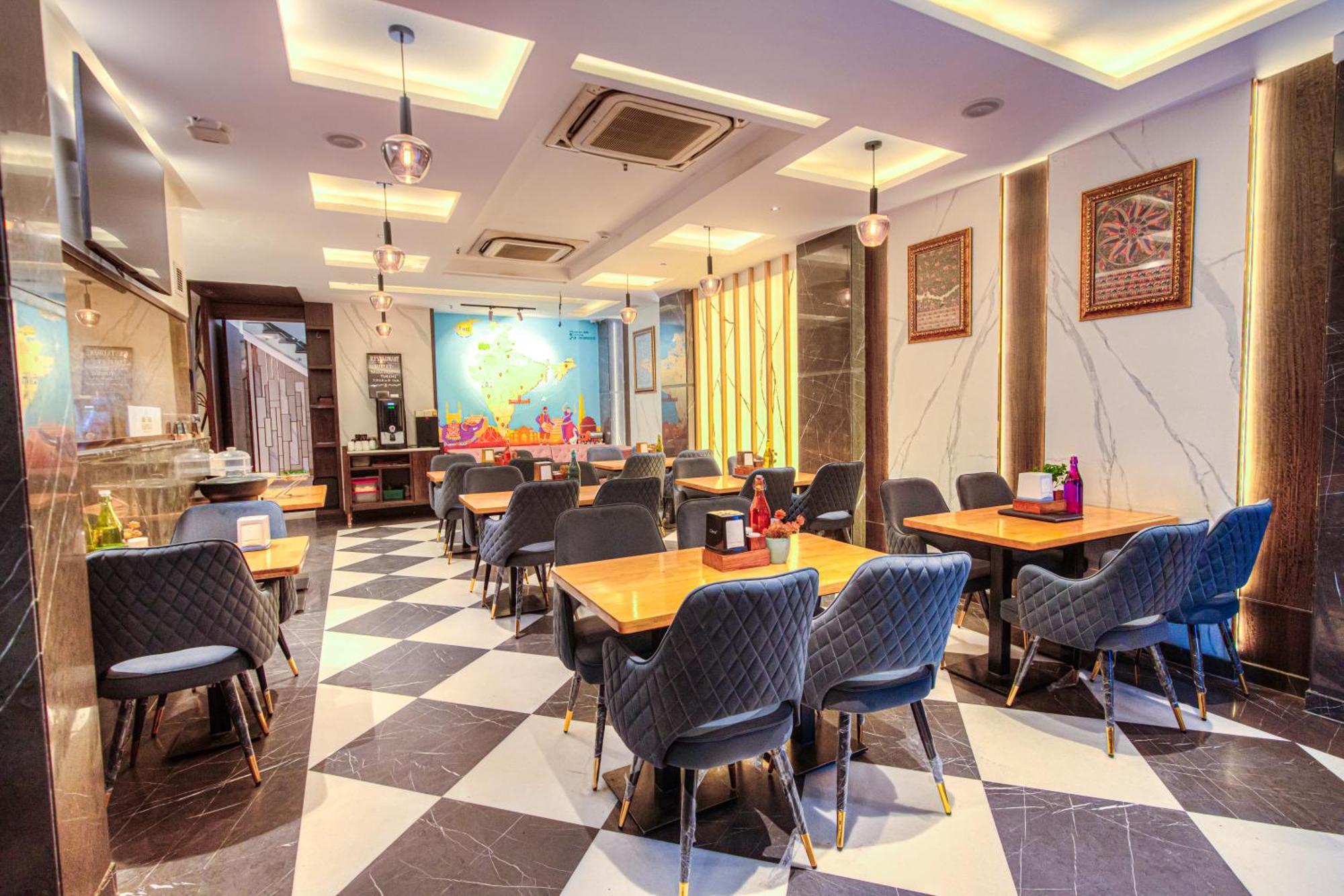Empire Suites, New Delhi Exterior photo