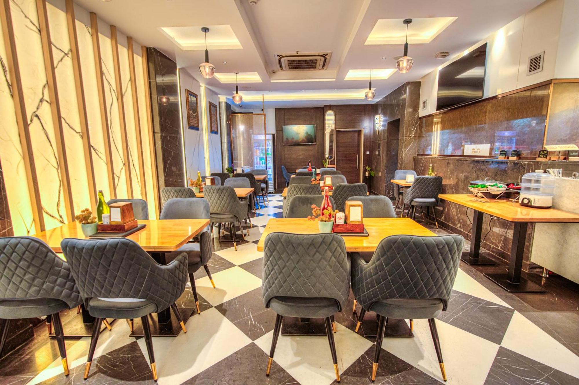 Empire Suites, New Delhi Exterior photo