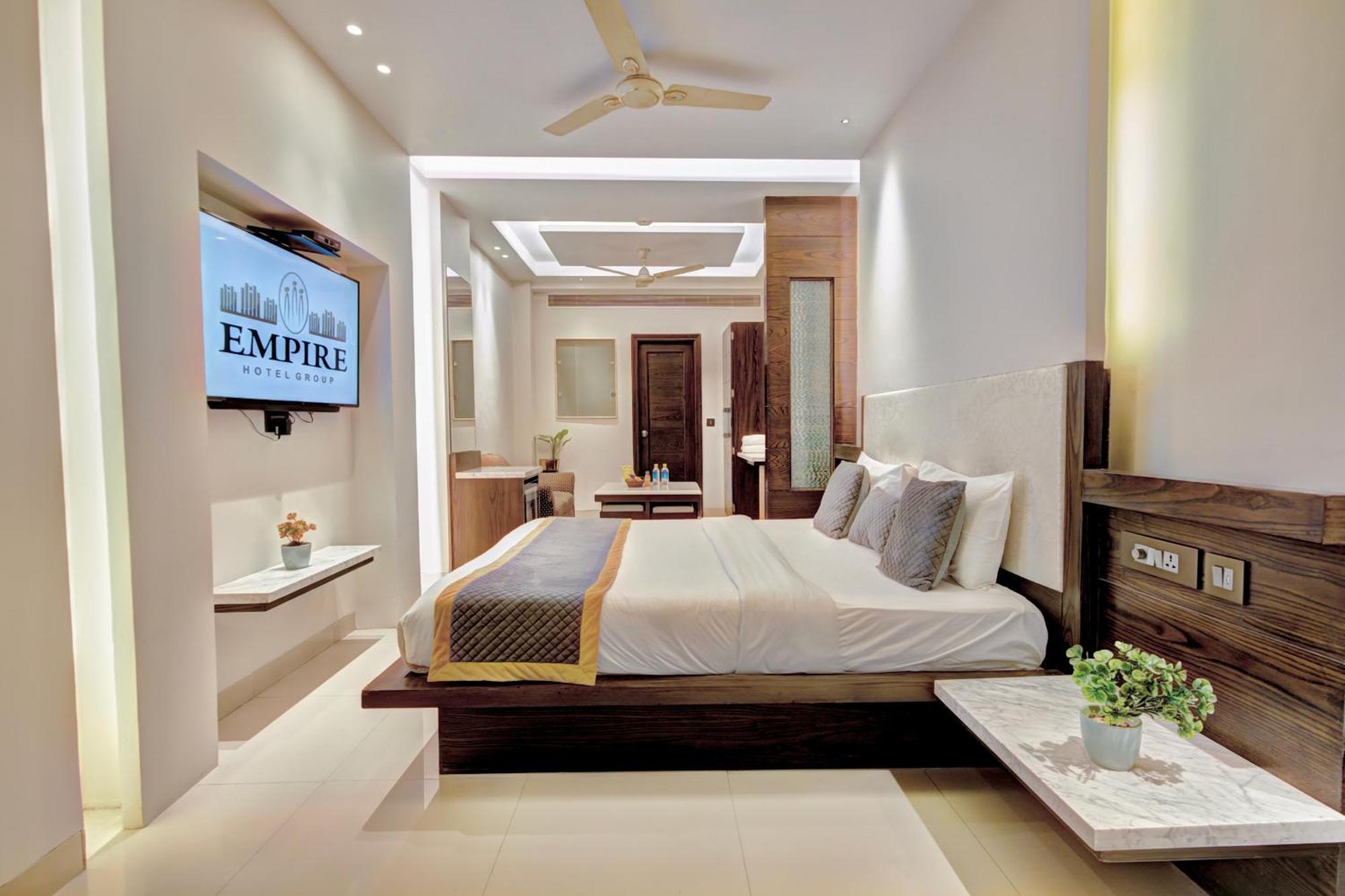 Empire Suites, New Delhi Exterior photo