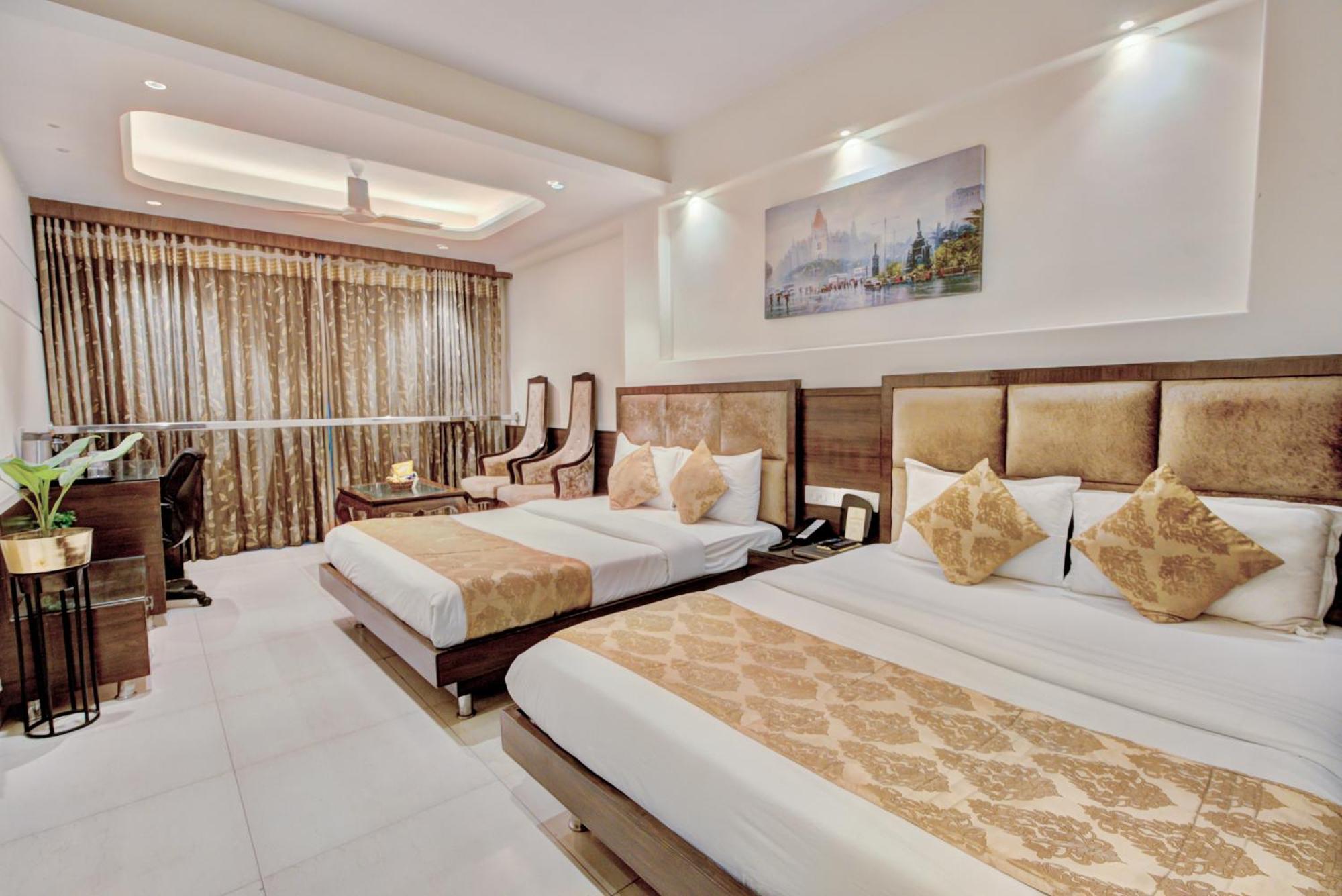 Empire Suites, New Delhi Exterior photo